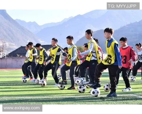 青春风采足球少年展现足球明星的帅气魅力与无限潜力 青春风采足球少年展现足球明星的帅气魅力与无限潜力