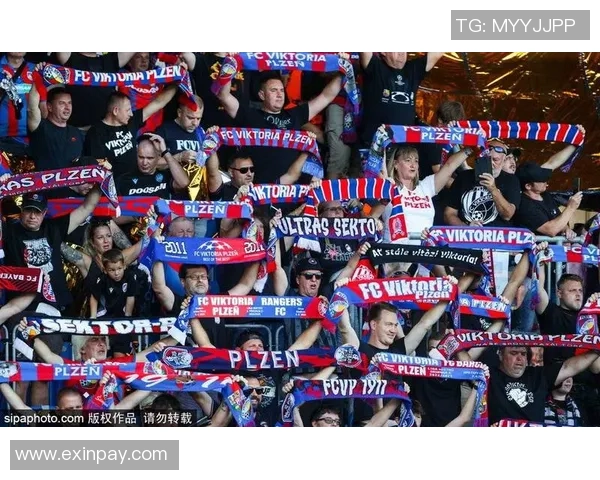 世界足球明星扑克盛宴揭幕球迷与偶像亲密互动的全新体验 世界足球明星扑克盛宴揭幕球迷与偶像亲密互动的全新体验